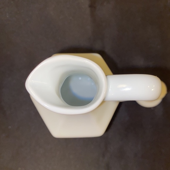 VTG Xcell Porcelain Cruet - Picture 6 of 8